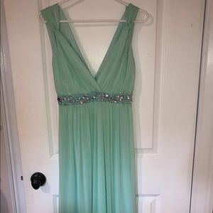 i am selling a blueish greenish colour dress